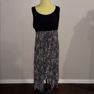 Torrid Black and White Sleeveless Dress Open Back and Waist Drawstring - size 1